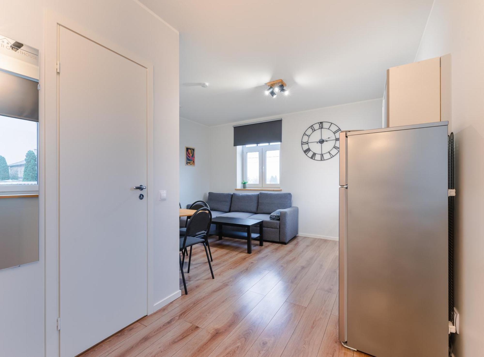 Posti Guesthouse Rakvere Exteriör bild