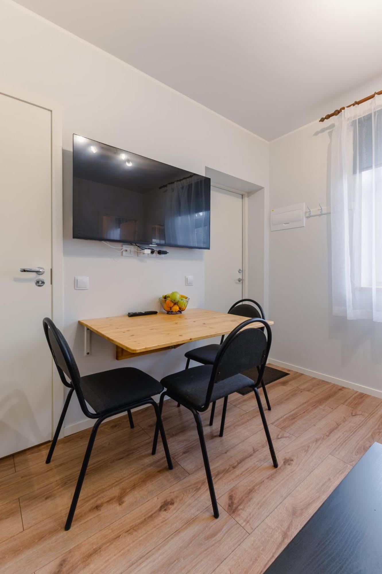 Posti Guesthouse Rakvere Exteriör bild